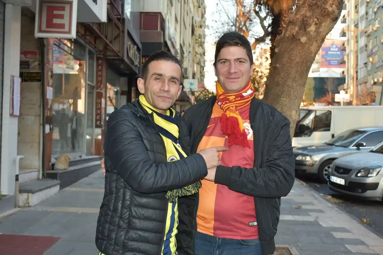 Kahramanmaraş’ta derbi öncesi dostluk görüntüleri
