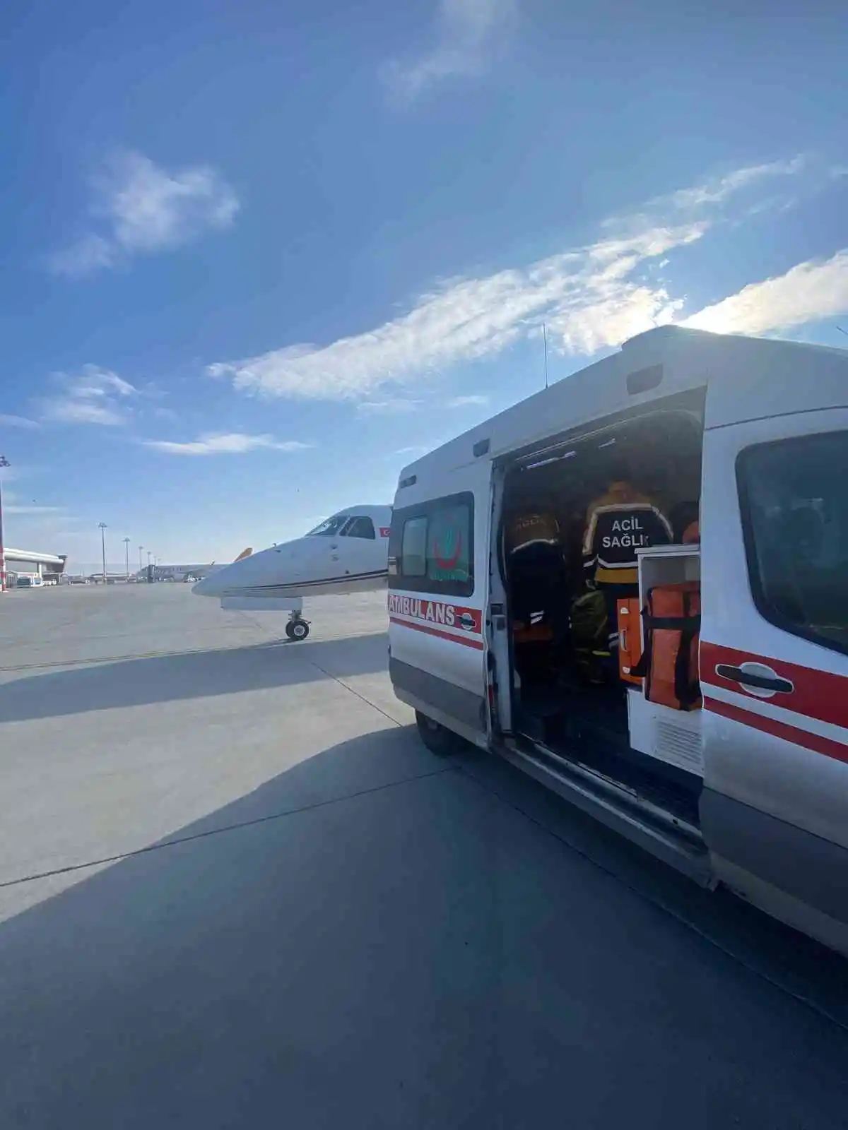 Kalp hastası Berivan uçak ambulansla Ankara'ya sevk edildi
