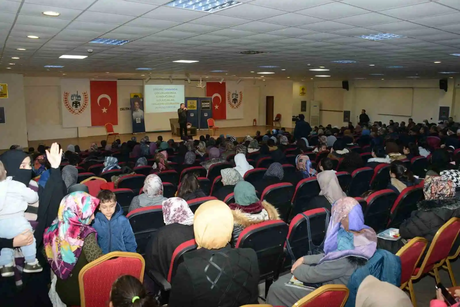 Konya Büyükşehir İlçe Şehir Konferanslarıyla kültür hayatını canlandırıyor
