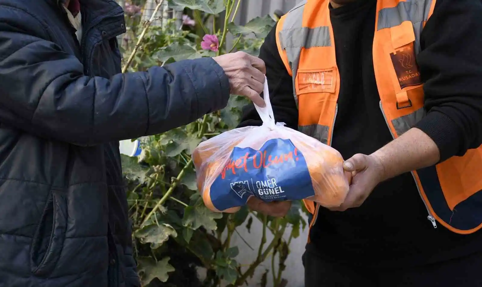 Kuşadası’nda Belediyesi sosyal belediyecilik çalışmalarını sürdürüyor
