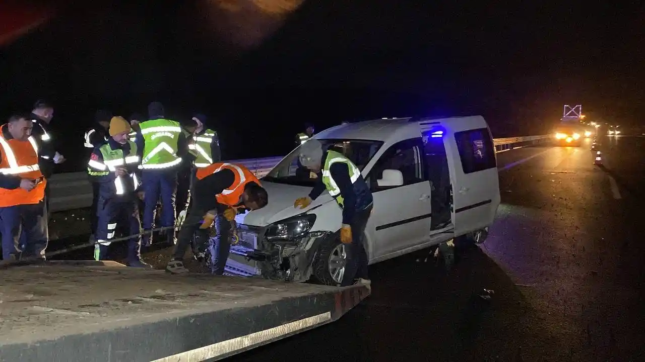 Kuzey Marmara Otoyolu'nda alkollü sürücü seyir halindeki otomobile arkadan çarptı: 6 yaralı
