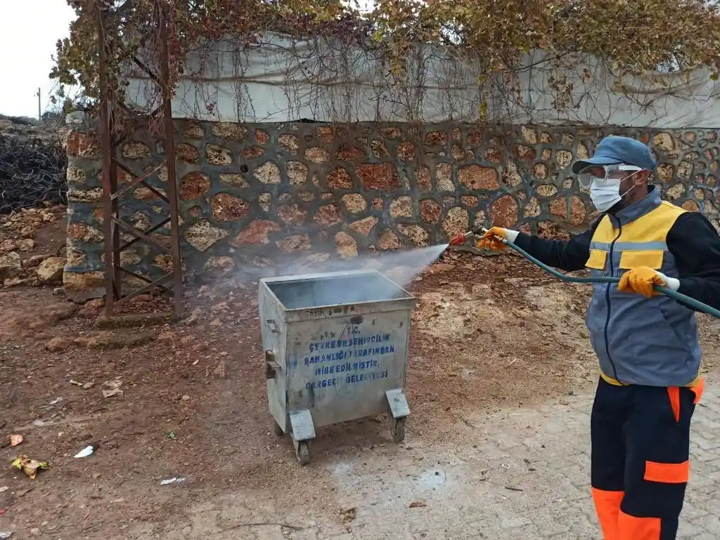 Mardin’de 193 bin çöp konteyneri, 80 bin rögar ve binlerce nokta ilaçlandı
