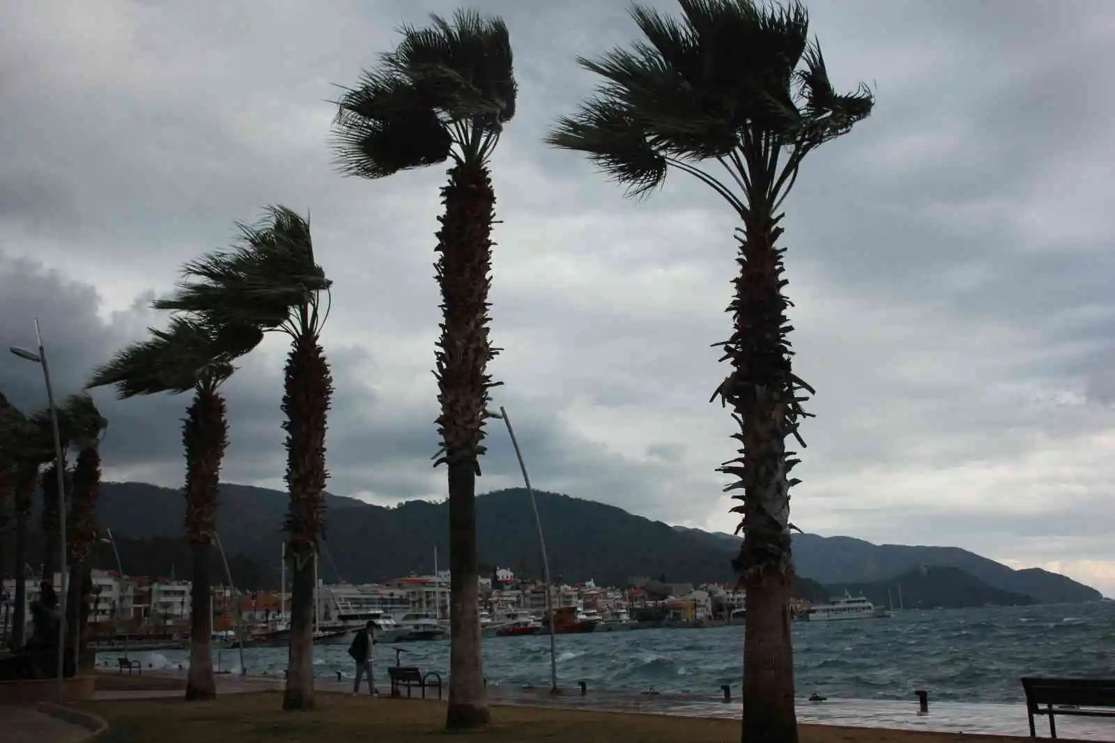 Marmaris’te fırtına bekleniyor
