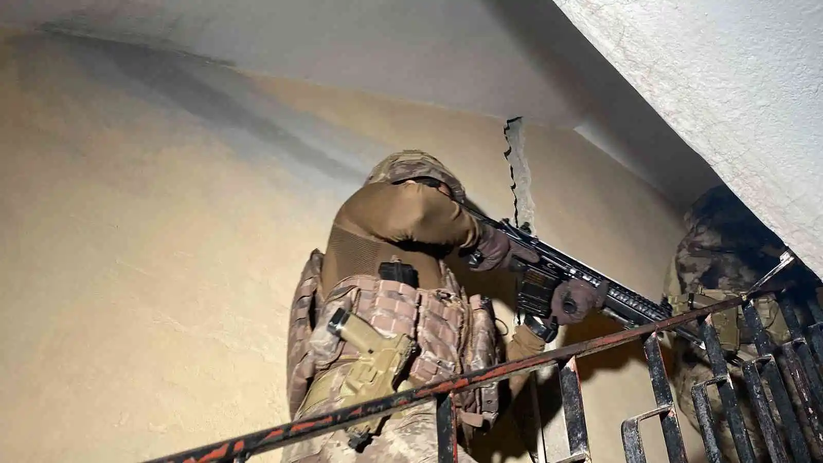 Mersin'de PKK/KCK'ya gece operasyonu: 8 gözaltı kararı