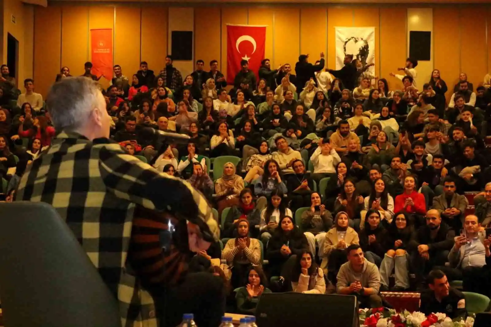 Metin Şentürk, Aydın'da gençlerle buluştu