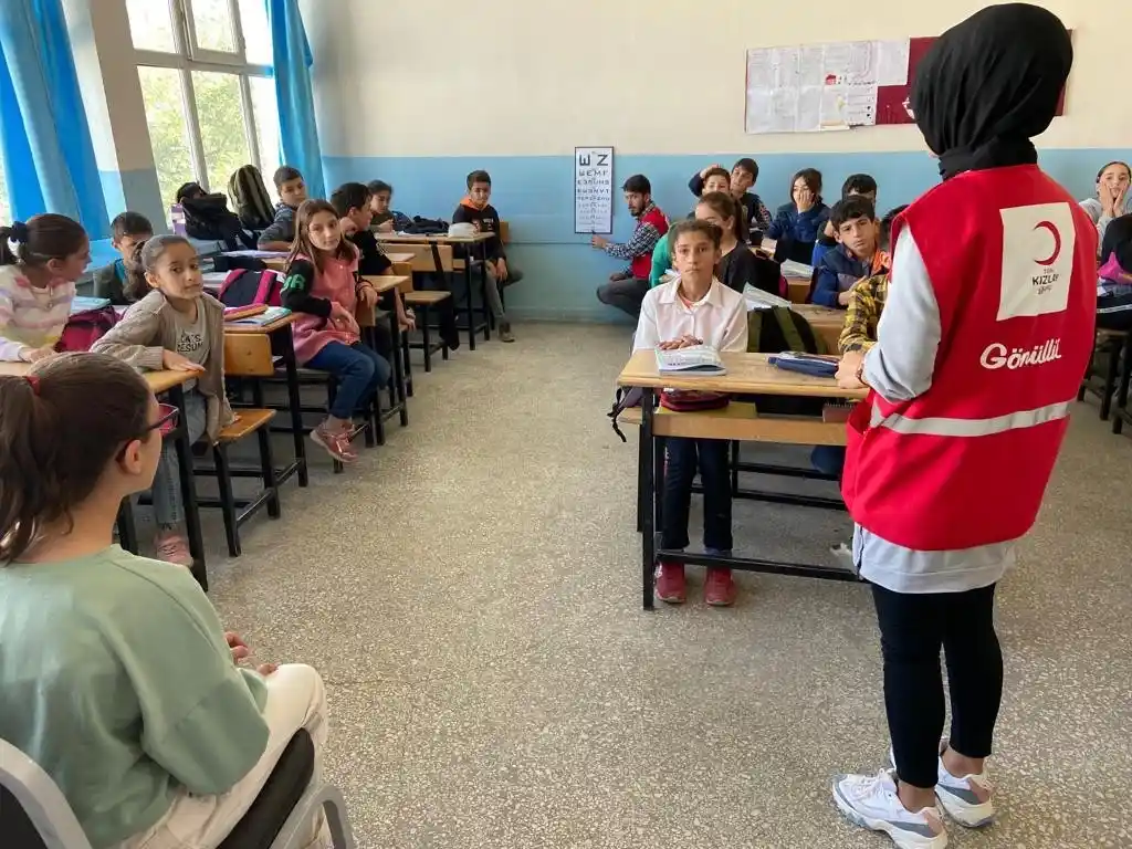 Muş’ta ilkokul öğrencilerine göz taraması