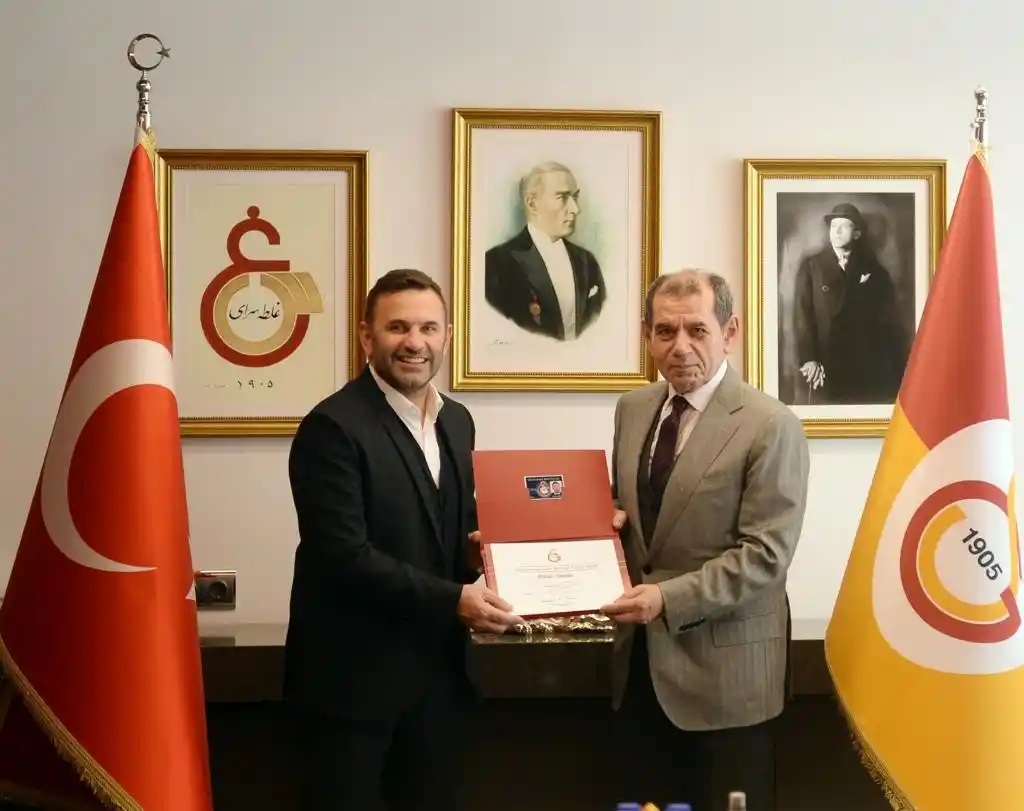 Okan Buruk ve Ayhan Akman, Galatasaray Kulübü üyesi oldu
