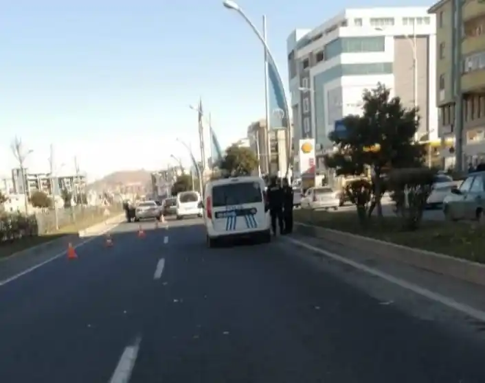 Otomobilin çarptığı 10 yaşındaki çocuk ağır yaralandı