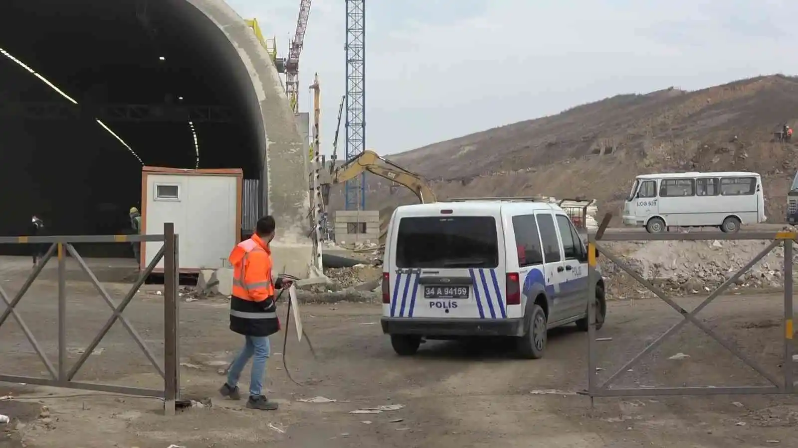 Pendik’te Sabiha Gökçen Havalimanı tünel inşaatında iş kazası geçiren işçi hayatını kaybetti
