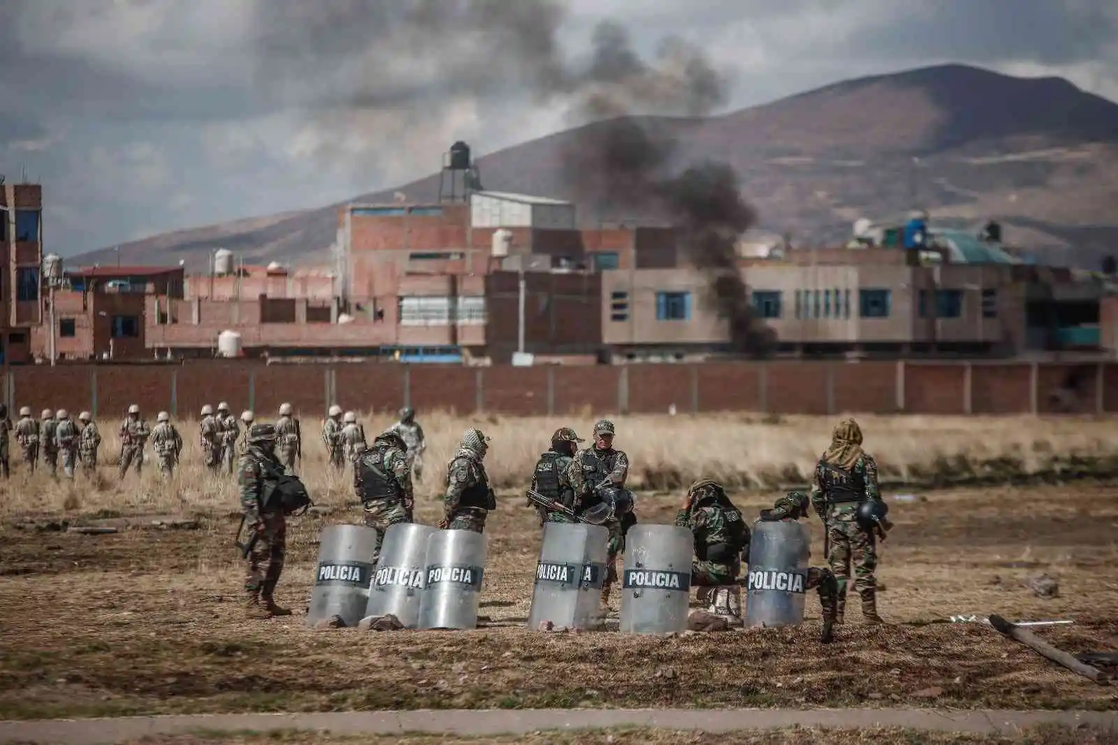 Peru'daki protestoların ardından sokağa çıkma yasağı ilan edildi