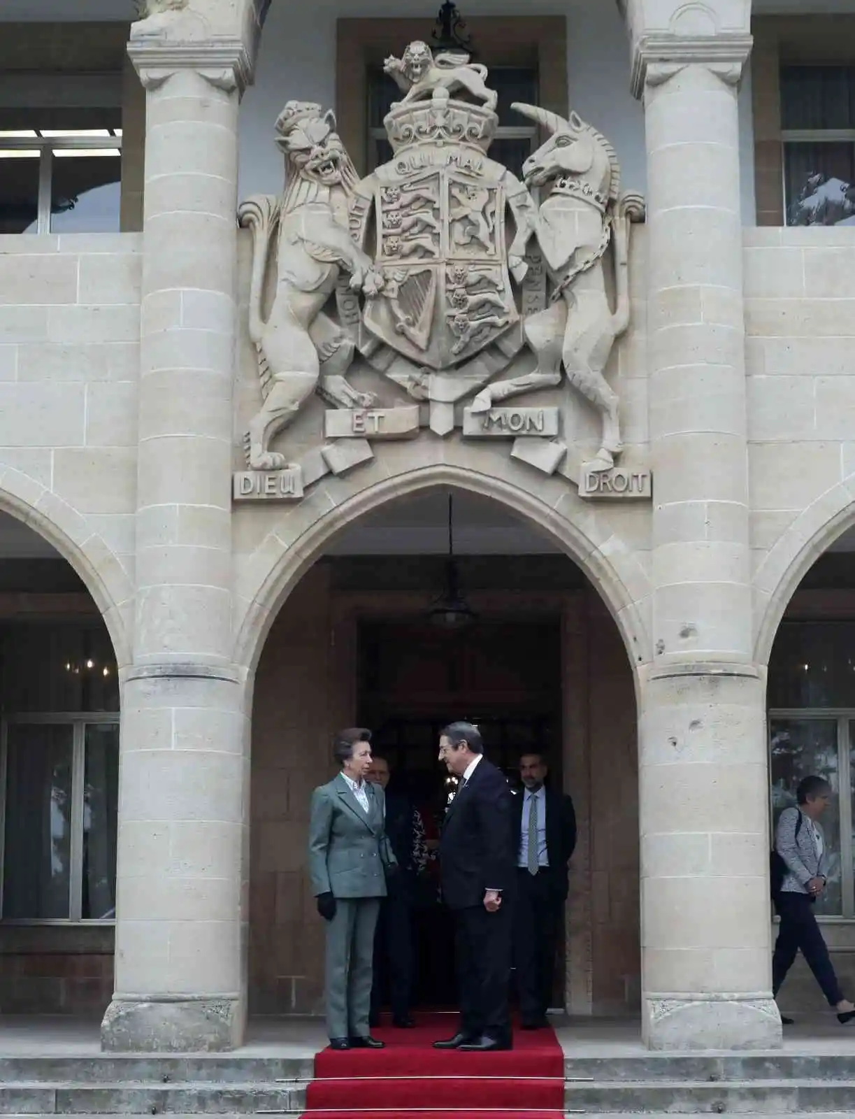 Prenses Anne, KKTC’de Rum Yönetimi Başkanı Anastasiadis ile görüştü
