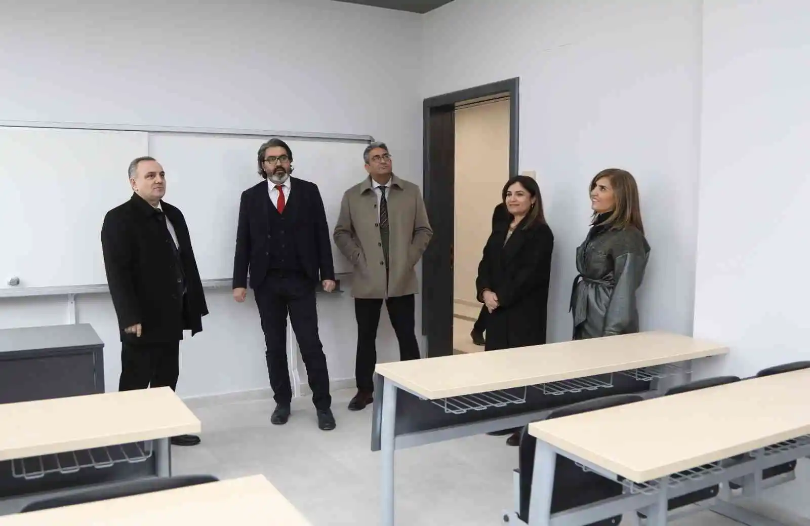 Rektör Altun, Feyyaz Selçuk San Adalet Meslek Yüksekokulu’nda incelemelerde bulundu
