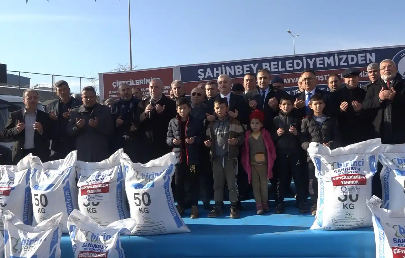 Şahinbey'den hayvan yetiştiricilerine 7 bin ton yem desteği
