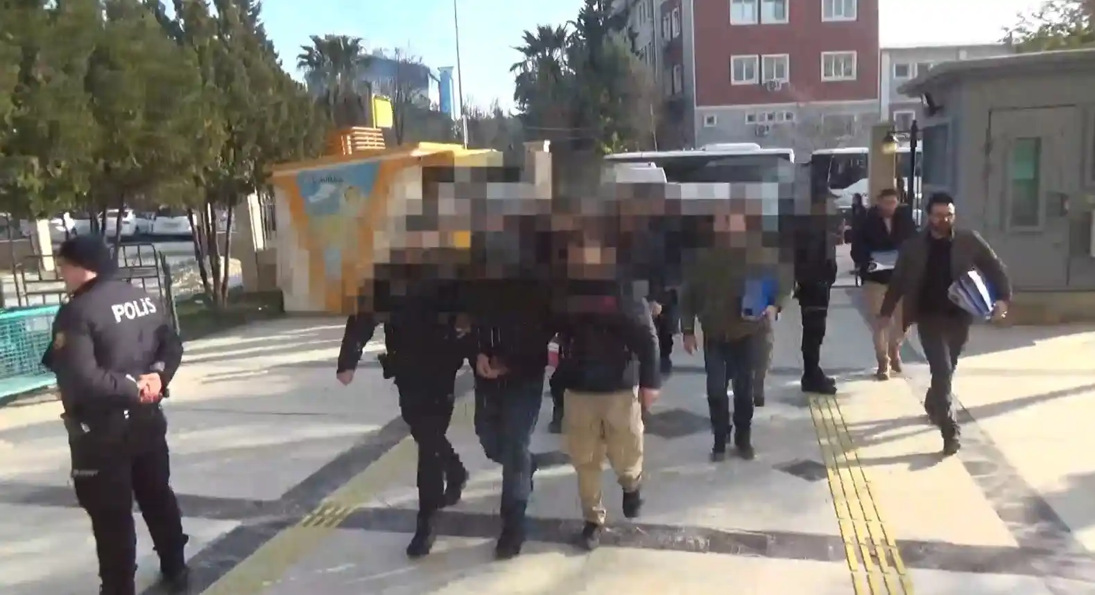 Şanlıurfa merkezli 16 ilde 'change oto' operasyonunda 8 tutuklama