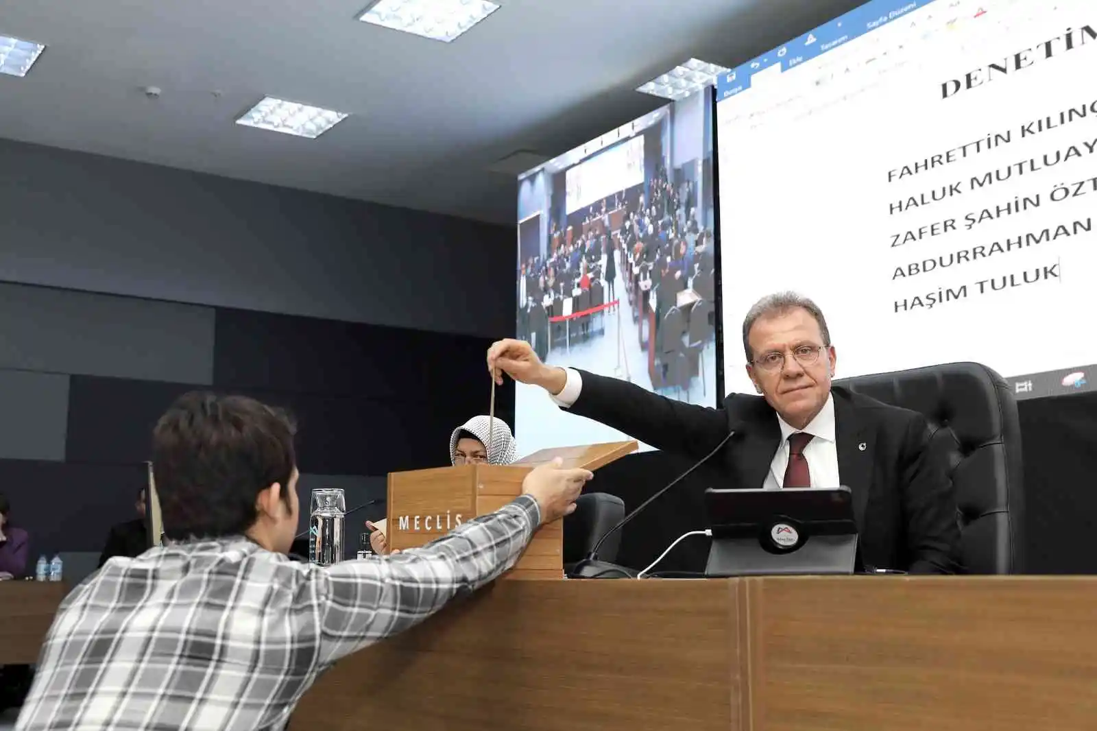 Seçer: "Cumhuriyetimizin 100. yılında daha nice yatırımları hayata geçireceğiz"