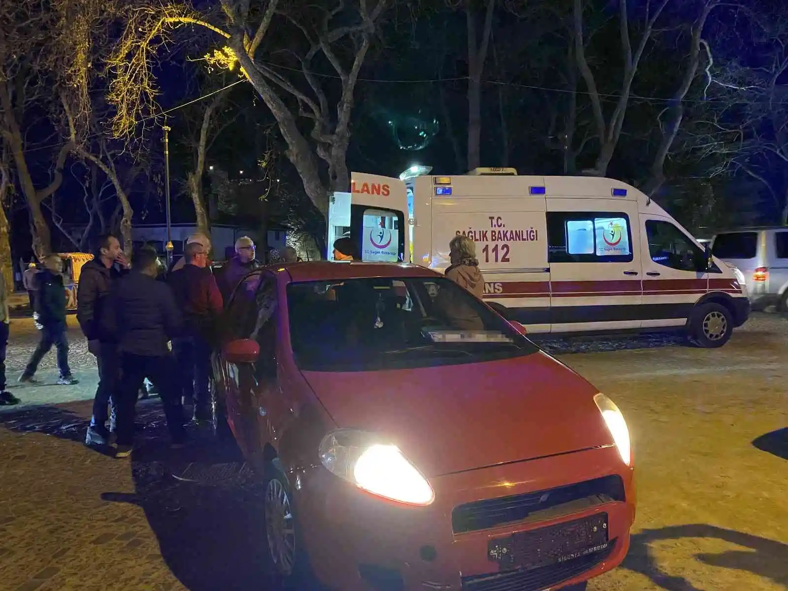 Sinop'ta otomobille çarpışan motokurye yaralandı
