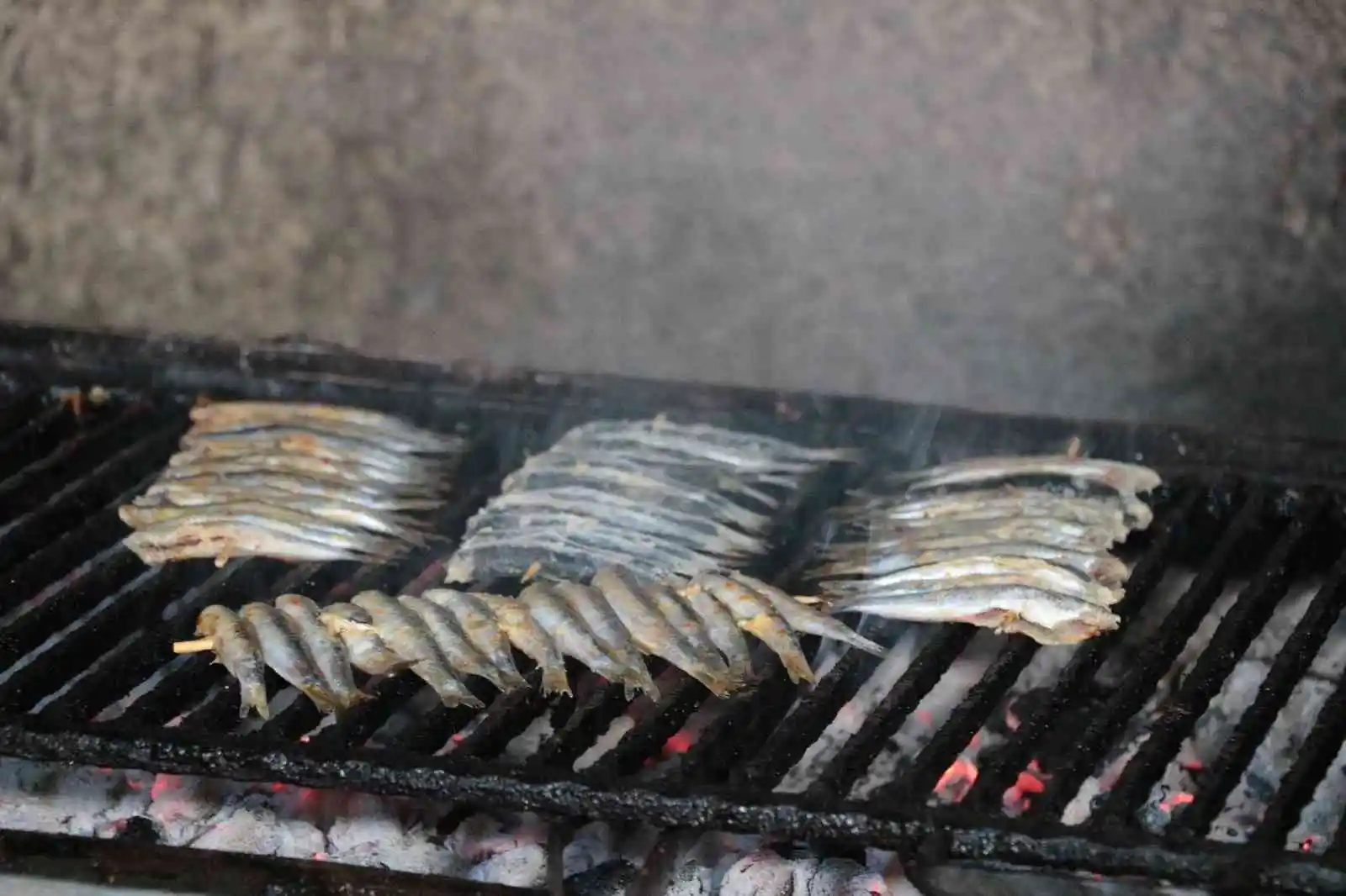 Şiş kebap yerine çöp şiş hamsi
