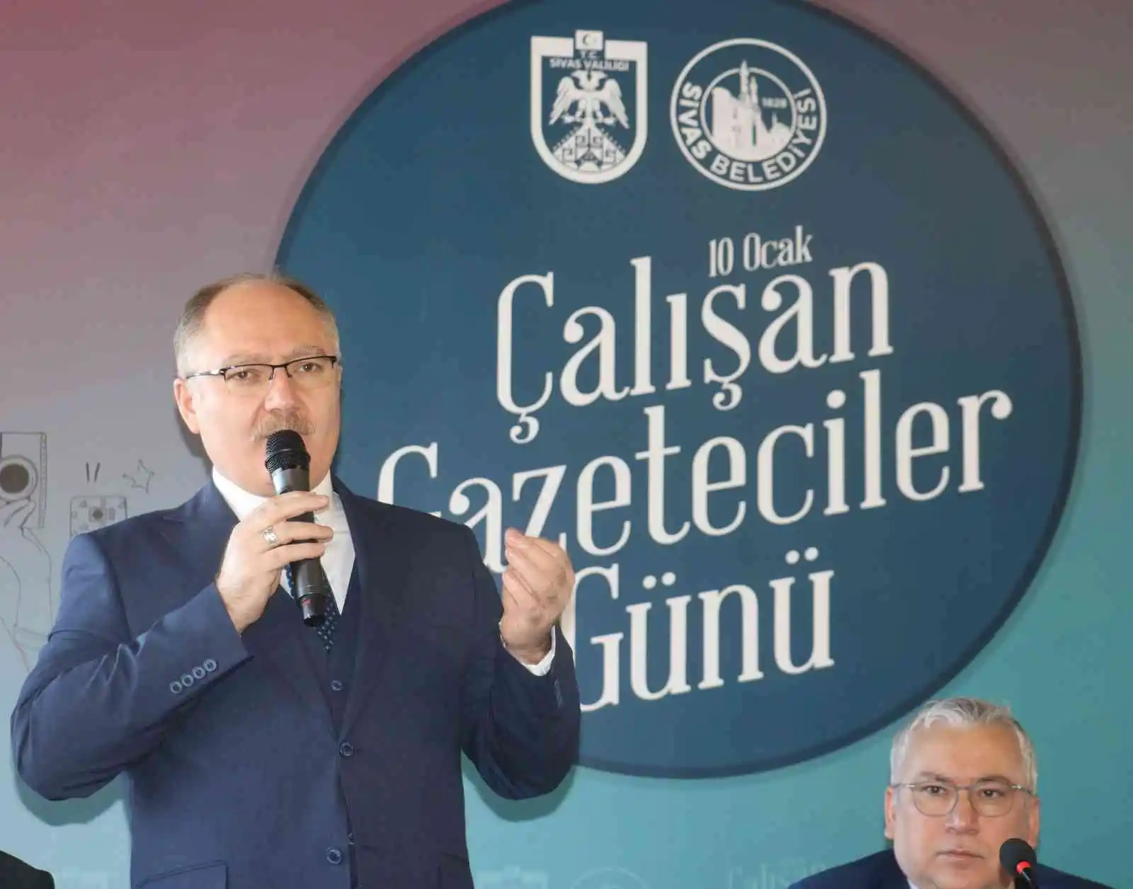 Sivas Valisi Şimşek: “Yaptığınız çok kutsal bir görev”
