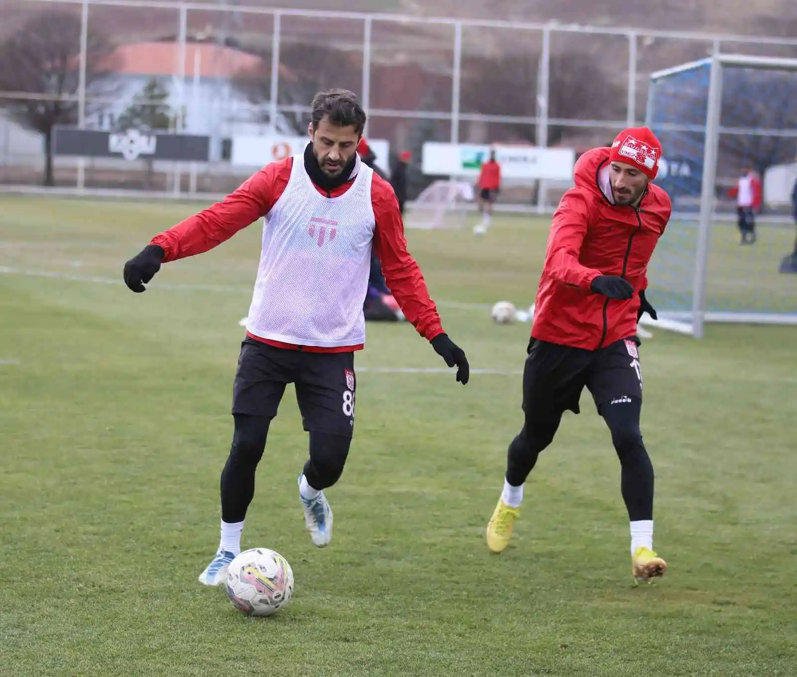 Sivasspor Kayseri maçına 3 puan parolasıyla hazırlanıyor
