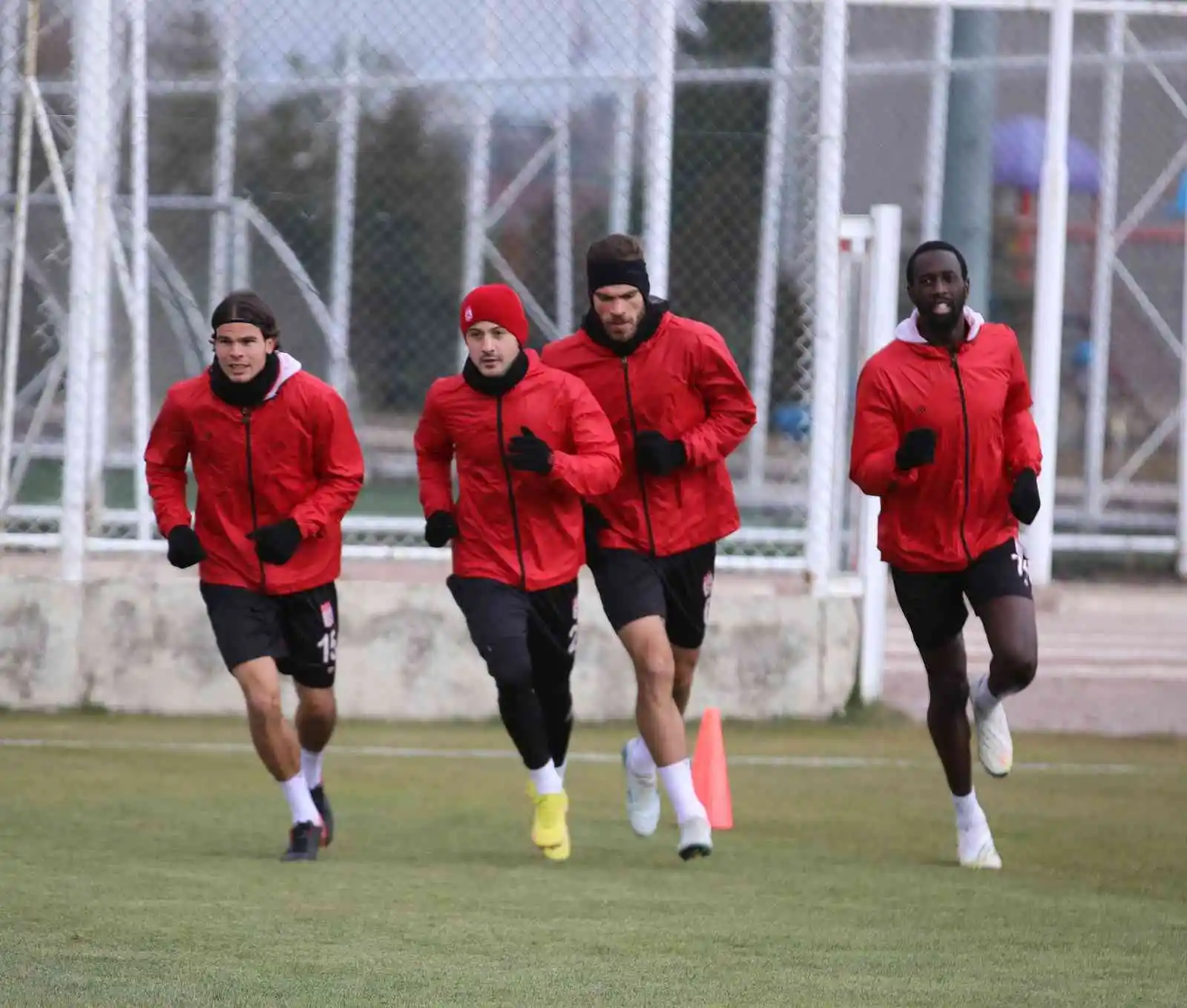 Sivasspor Kayseri maçına 3 puan parolasıyla hazırlanıyor