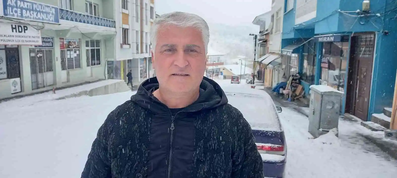 Son yılların en kurak kış mevsimini yaşayan Pülümür'de kar sevinci
