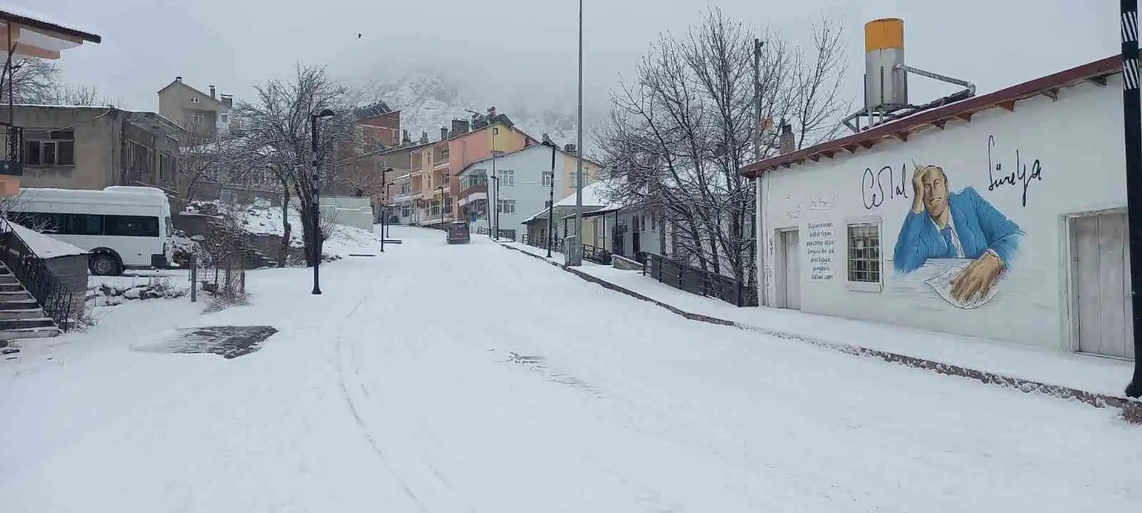 Son yılların en kurak kış mevsimini yaşayan Pülümür’de kar sevinci
