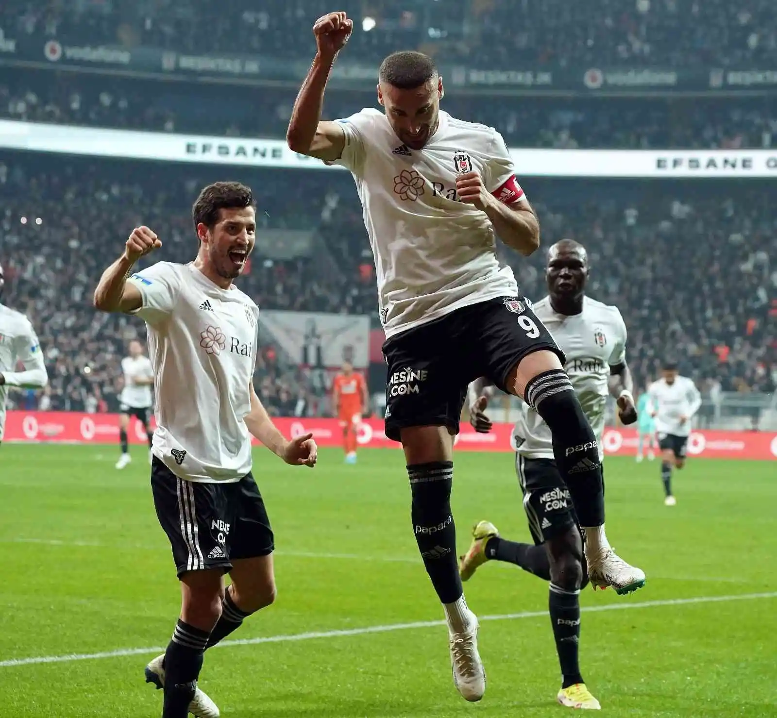 Spor Toto Süper Lig: Beşiktaş: 1 - Corendon Alanyaspor: 0 (İlk yarı)
