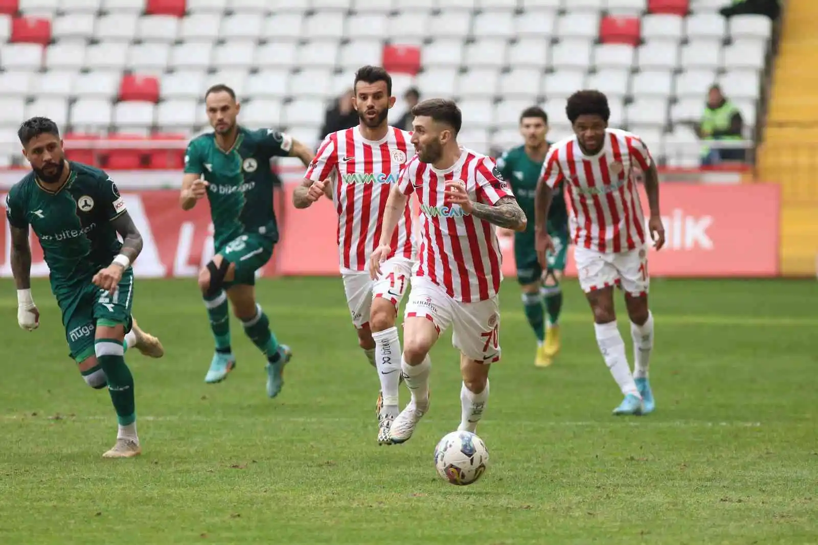 Spor Toto Süper Lig: FTA Antalyaspor: 2 - Giresunspor: 2 (Maç sonucu)
