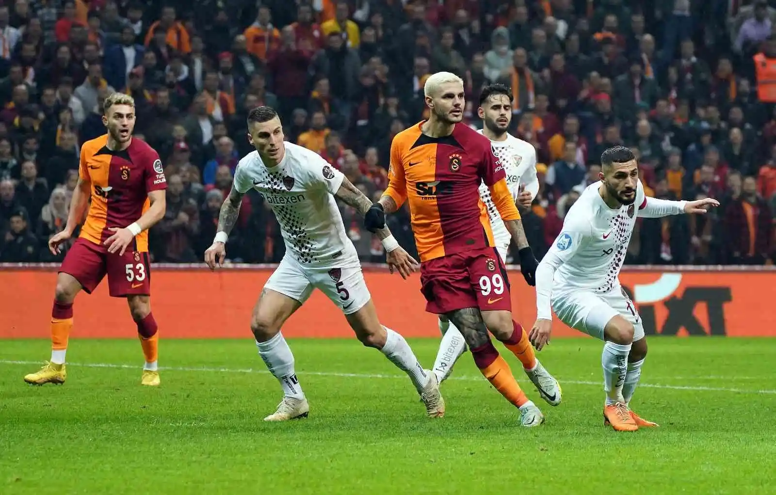 Spor Toto Süper Lig: Galatasaray: 1 - Hatayspor: 0 (Maç devam ediyor)
