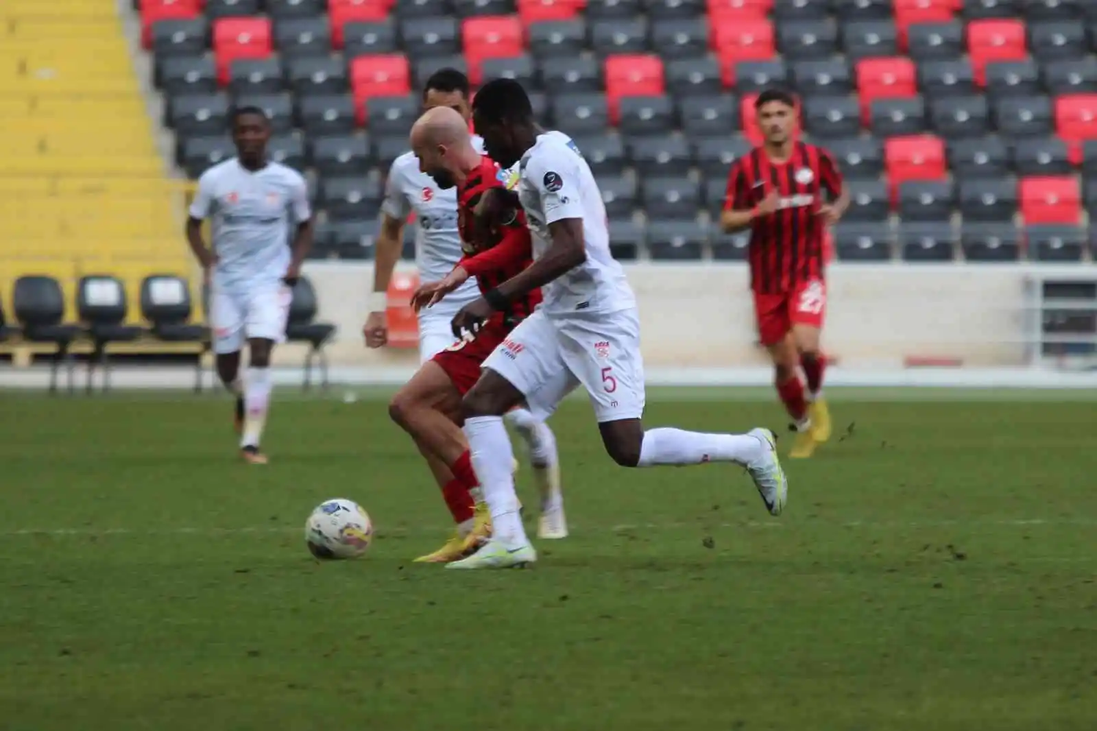 Spor Toto Süper Lig: Gaziantep FK: 1 - DG Sivasspor: 2 (Maç sonucu)
