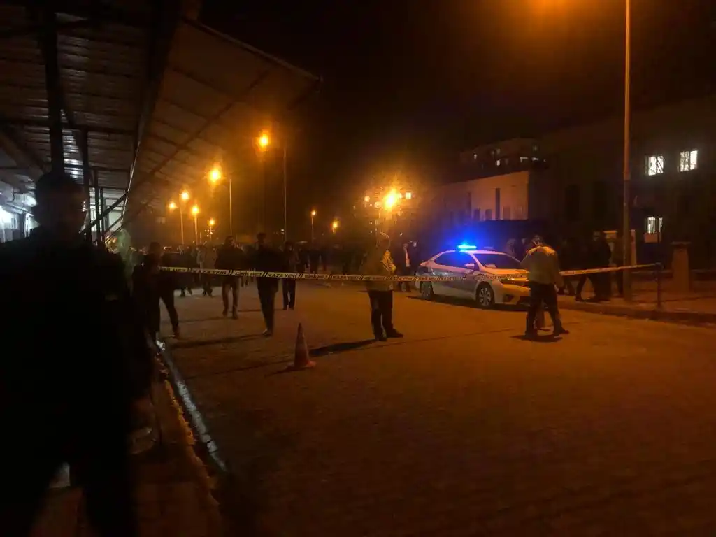 Taziyeden dönen araca çapraz ateş açıldı: 2 ölü, 5 yaralı
