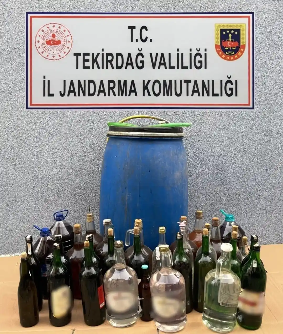 Tekirdağ’da 628 litre sahte içki ele geçirildi
