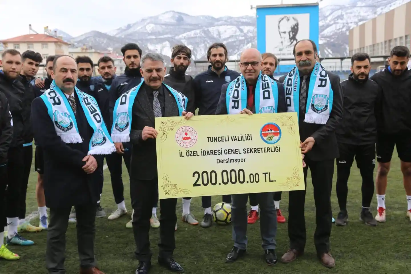 Tunceli Valiliğinden Dersimspor'a 200 bin liralık destek
