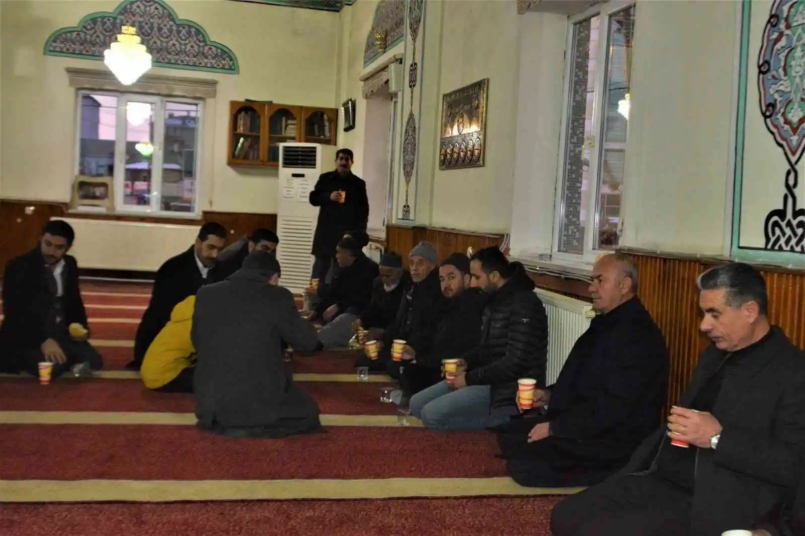 Tuşba Belediyesinden cami cemaatine çorba ikramı
