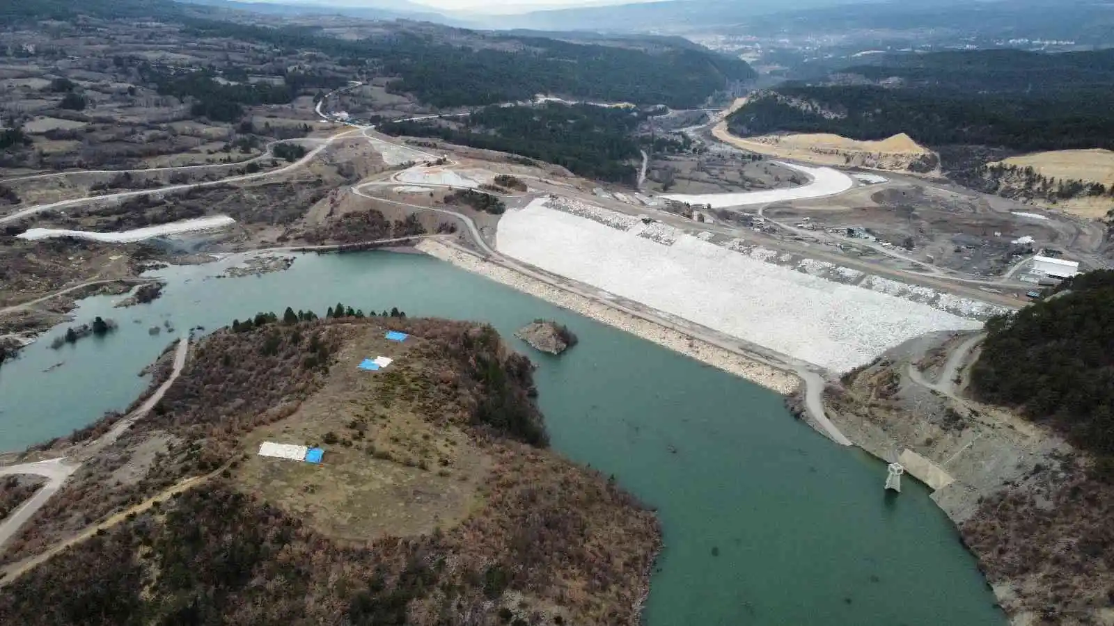 Ülke ekonomisine yılda 58 milyon katkı sağlayacak Araç Barajı'nda su seviyesi yükseliyor
