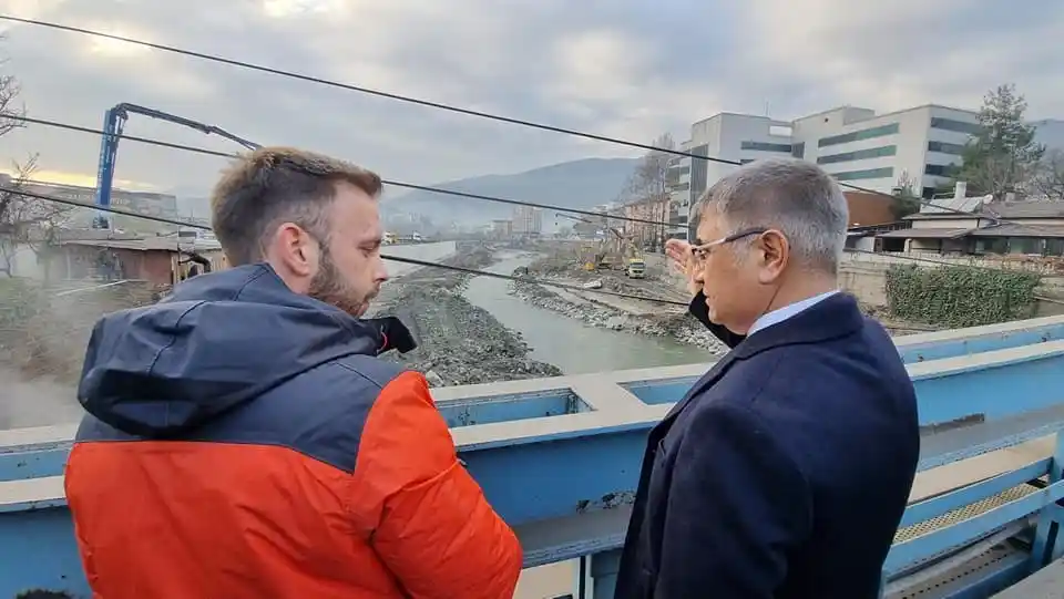 Vali Gürel yapımı devam eden yol çalışmalarını yerinde inceledi