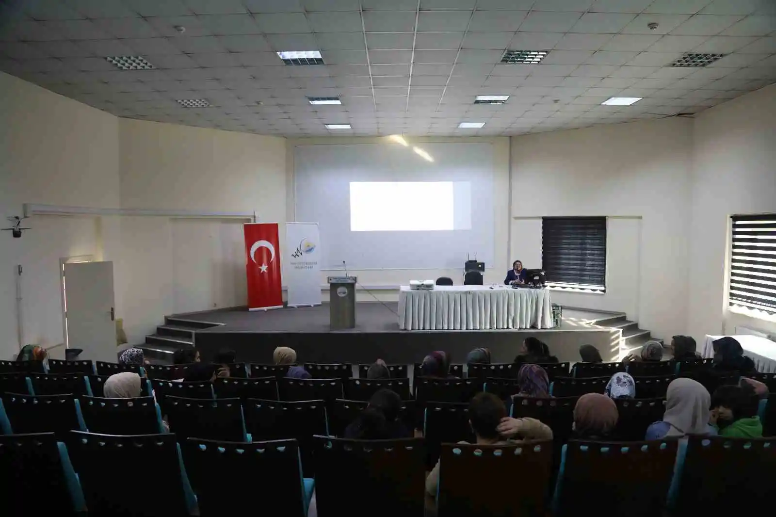 Van'da 'Kanser Türleri ve Erken Tanı' semineri düzenlendi
