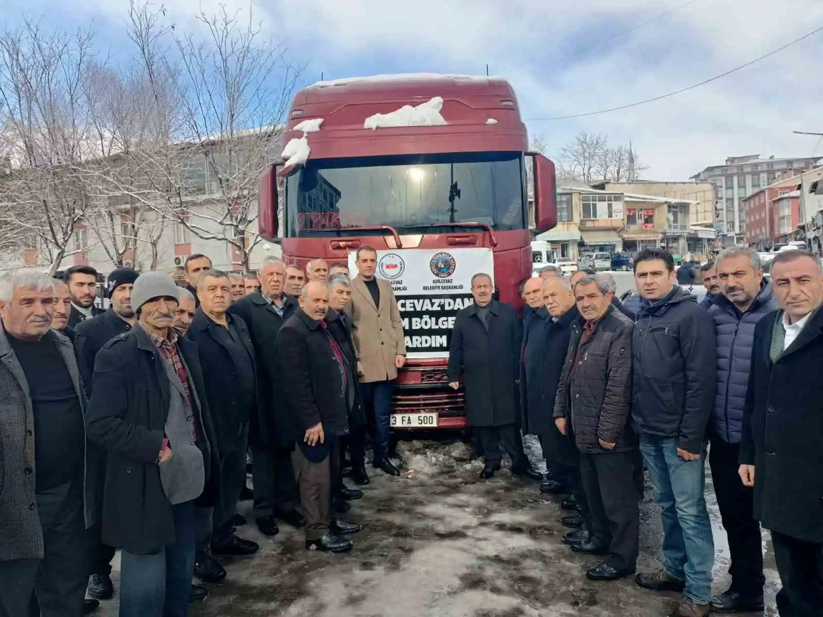 Adilcevaz’dan deprem bölgesine yardım eli
