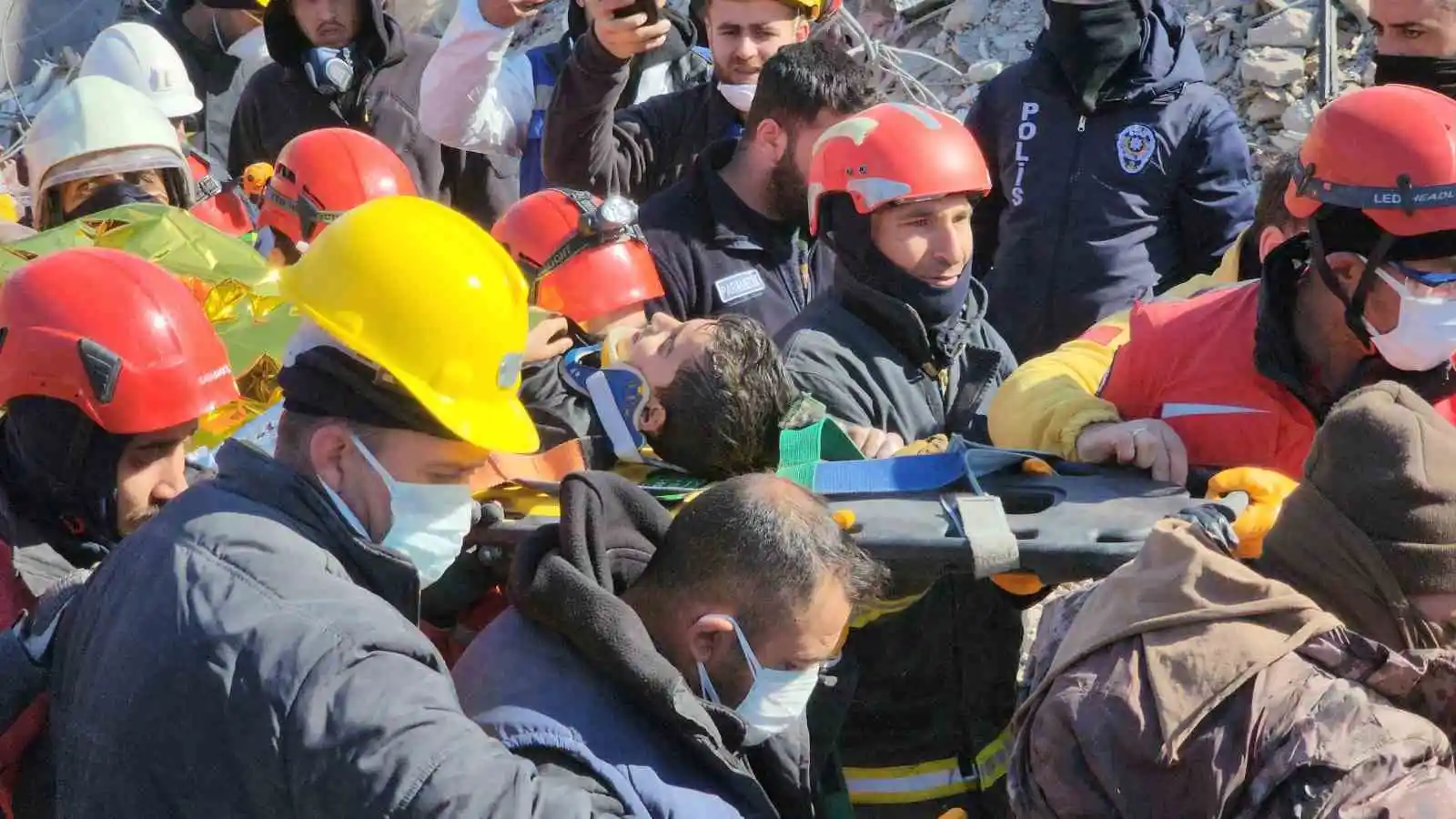 Adıyaman’da 152. saatte 8 yaşındaki Ahmet kurtarıldı
