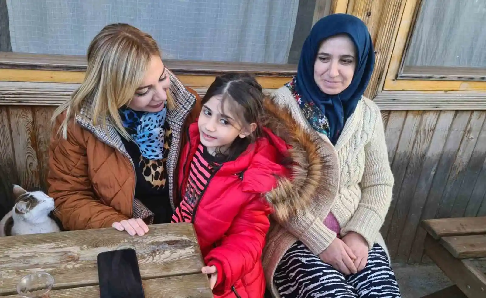 AK Parti Milletvekili Gökcan Köyceğiz'de depremzedeler ziyaret etti

