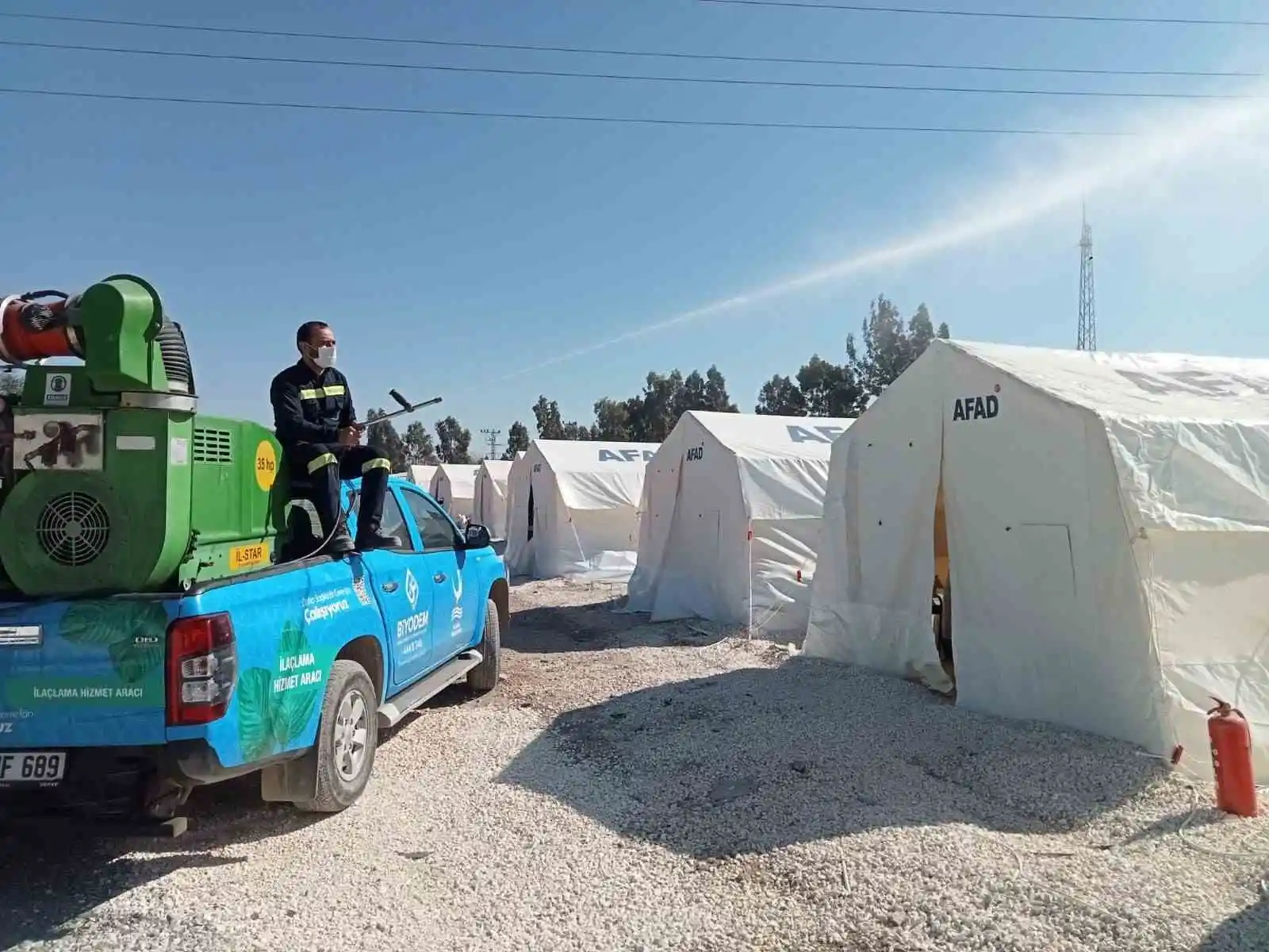 Aliağa Belediyesi, Hatay'da dezenfeksiyon çalışması yapıyor
