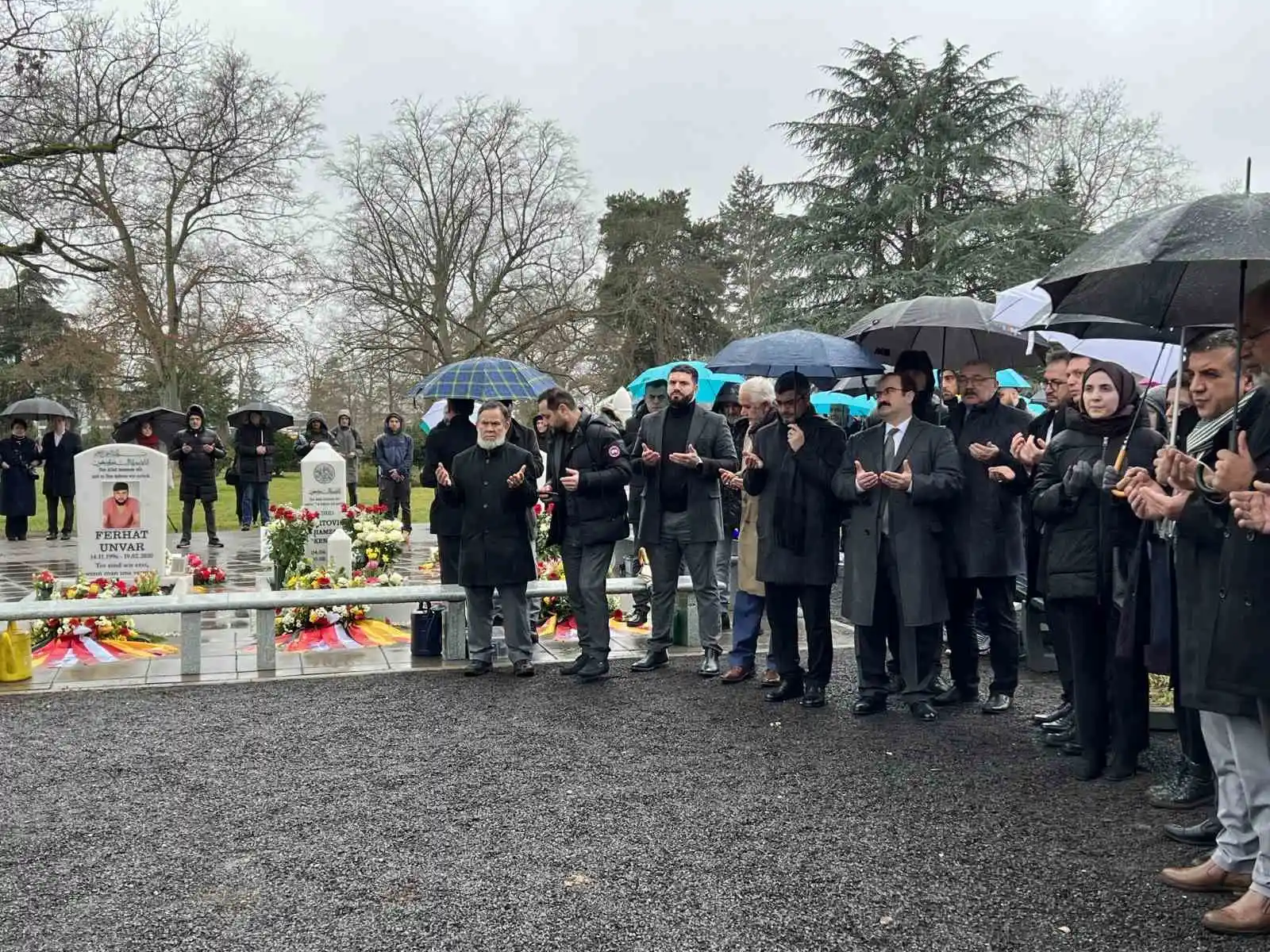 Almanya’da Hanau’daki ırkçı saldırının kurbanları unutulmadı
