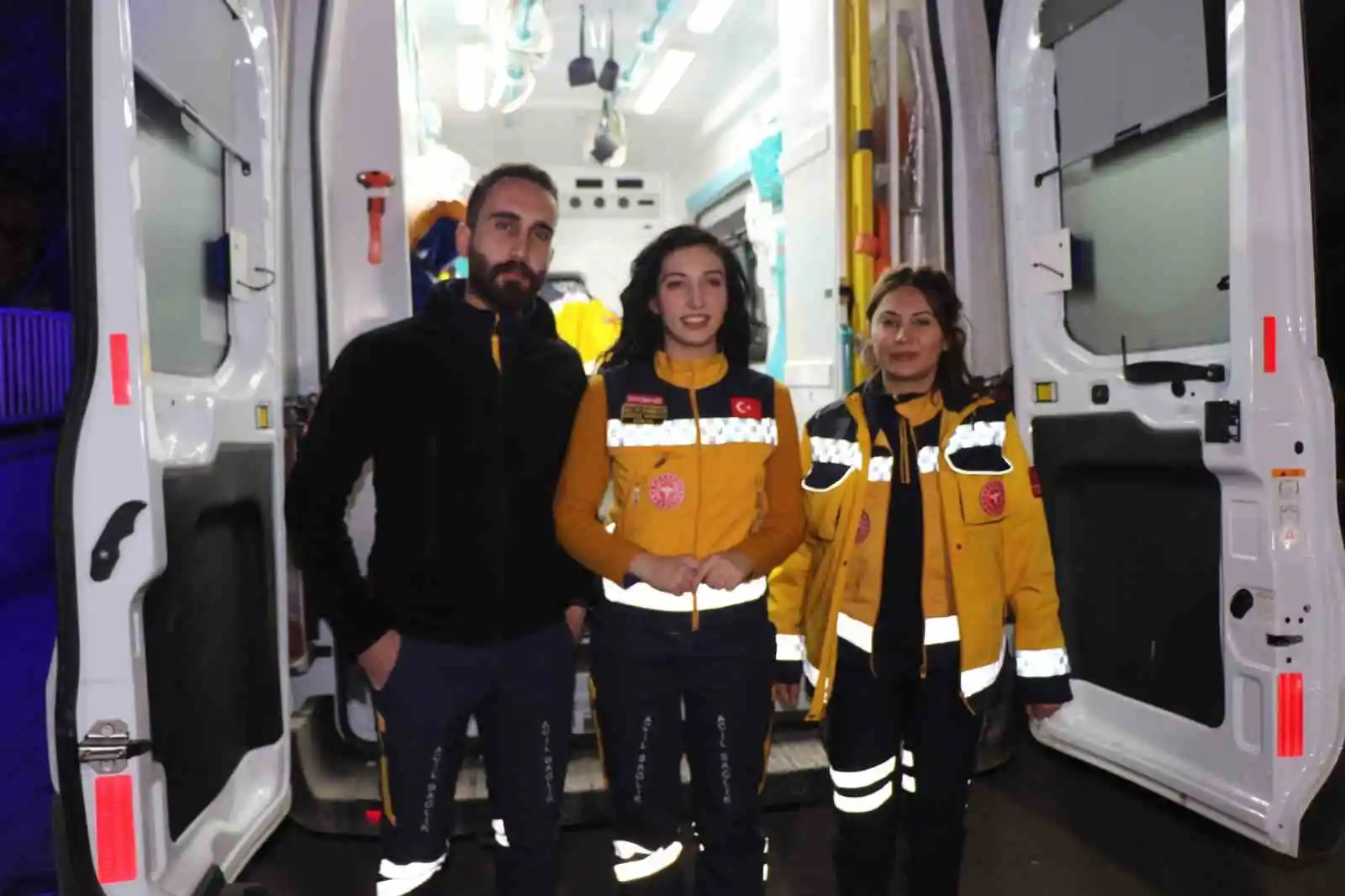 Ambulanstaki sözleri herkesi ağlatmıştı, sağlık görevlileri o anları anlattı
