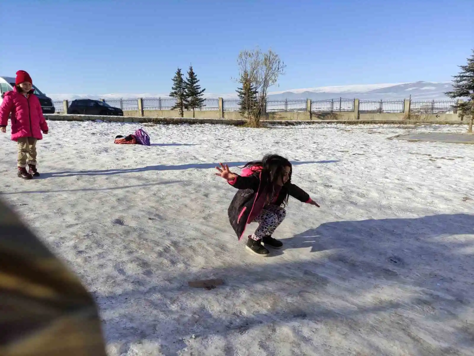 Ardahan'da kar yağışı nedeniyle eğitime 1 gün ara verildi
