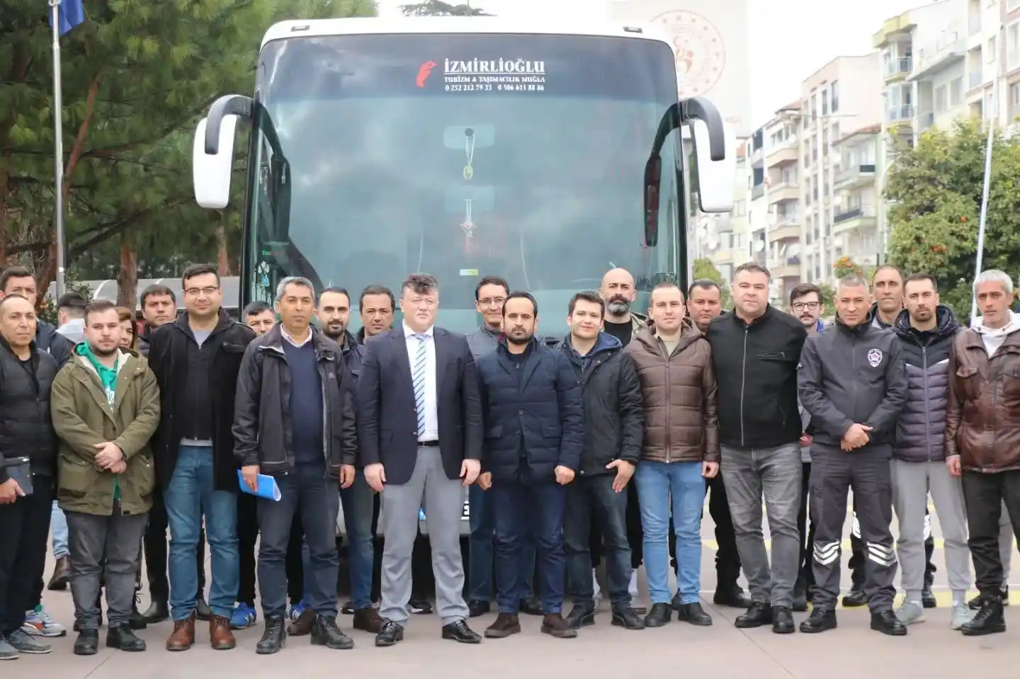 Aydın'dan 87 personel Osmaniye'de yaraları saracak
