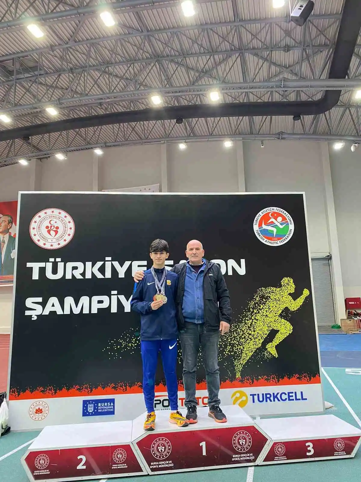 Balıkesirli atletler, Türkiye U16 Salon Şampiyonası’nı zirvede tamamladı
