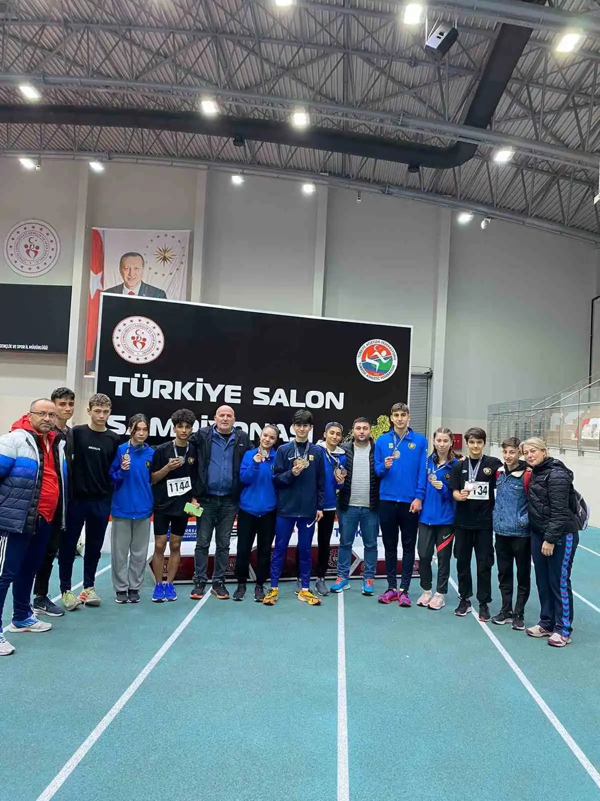 Balıkesirli atletler, Türkiye U16 Salon Şampiyonası’nı zirvede tamamladı
