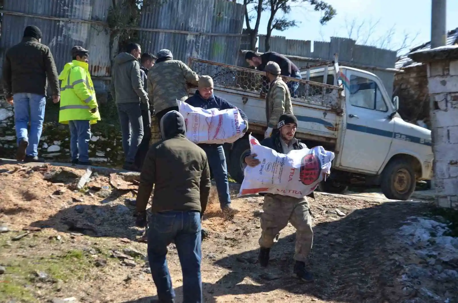 Başkan Kaplan; “Koçarlı, deprem bölgesi için küçükten büyüğe birlik oldu”
