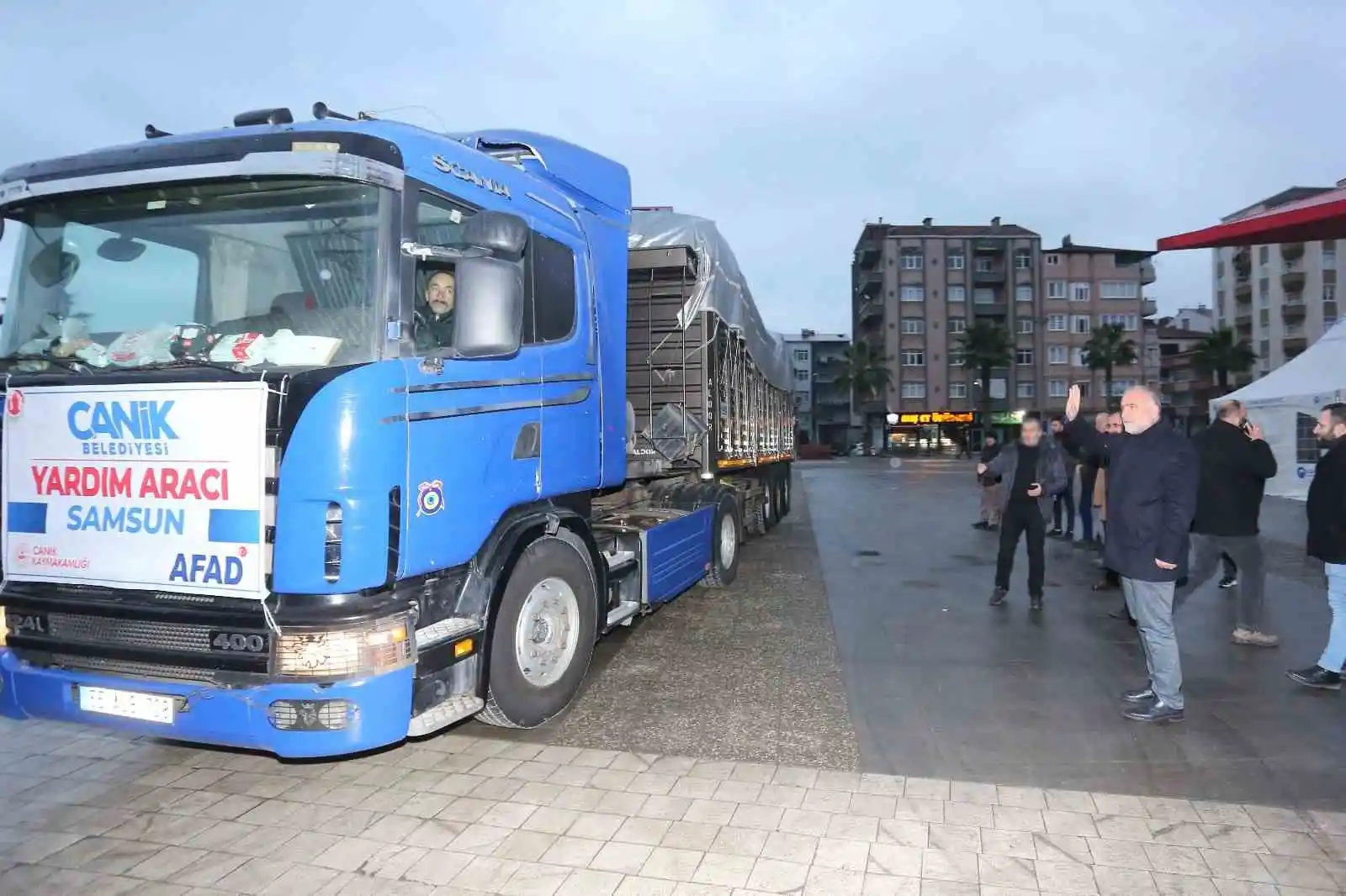 Başkan Sandıkçı: “Tüm imkanlarımızla deprem bölgesindeyiz”
