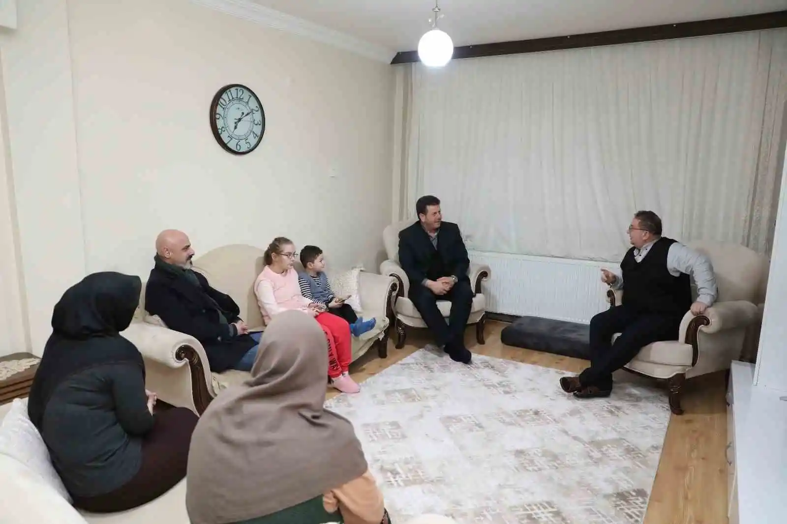 Başkan Soykan ilçedeki afetzedelere misafir oldu
